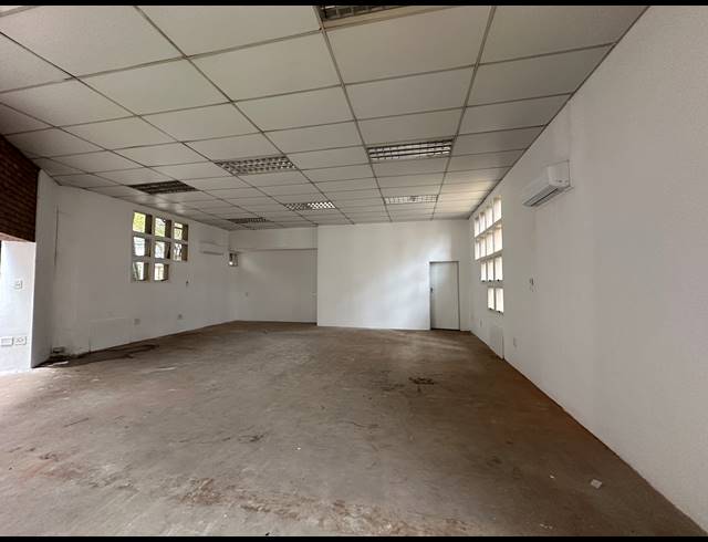 107.30M² OFFICE TO LET IN DIE HOEWES